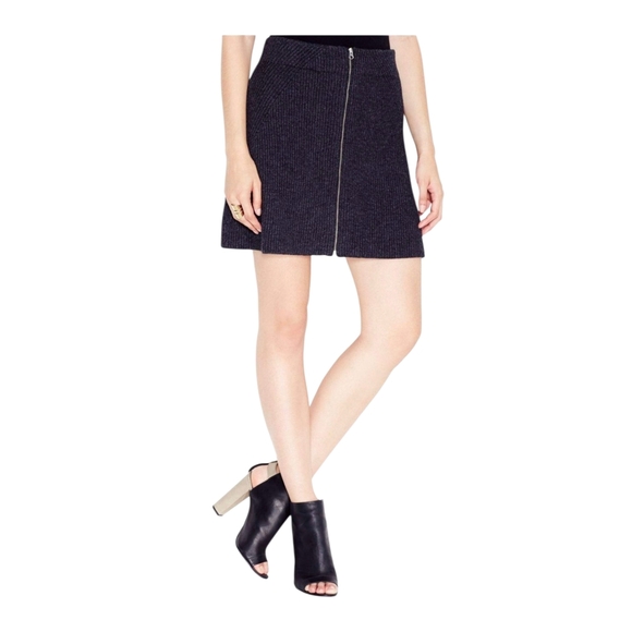 Rachel Roy knit skirt in classic black with a stylish front zip closure Fancy . - Picture 1 of 6